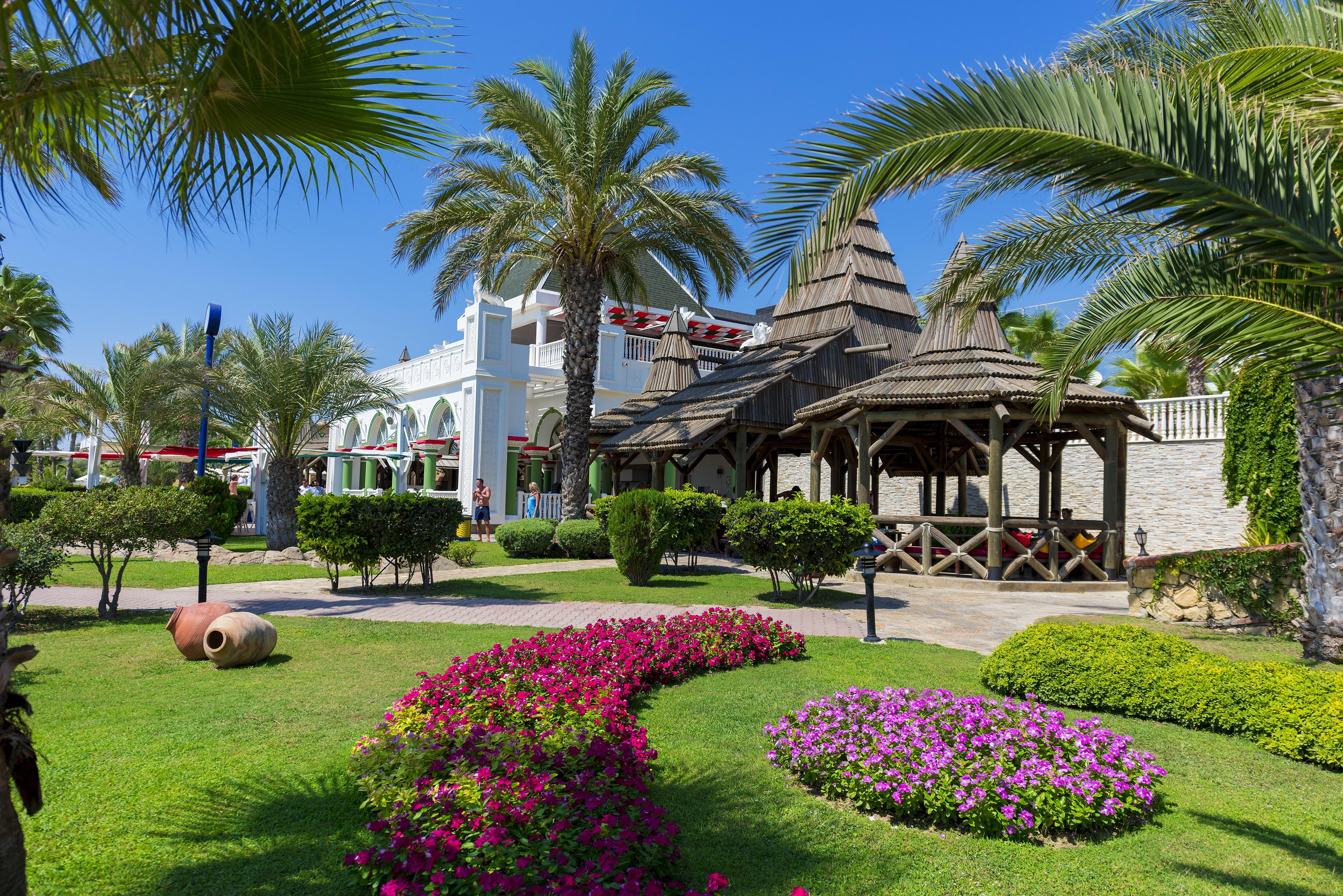 Sentido Kamelya Fulya Hotel & Aqua Colakli Exterior foto The resort's gardens